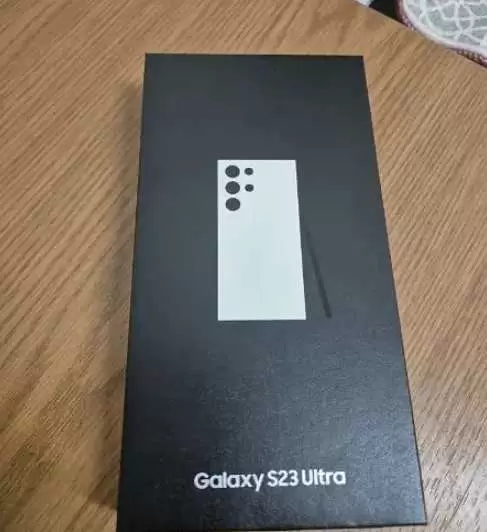 Samsung galaxy S23 ultra new box pack cream 12gb 256gb Samsung galaxy S23 ultra new box pack cream 12gb 256gb