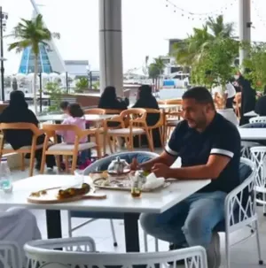 مطلوب موظف او موظفة شاطر بالتسويق للعمل بوظيفة موظف تحضير وبيع قهوة في كوفي شوب في جدة