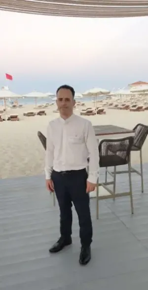 مرحبا بالجميع انا من مصر ابحث عن فرصه عمل خارج مصر كنت اعمل في المطاعم في فنادق وبارات ويتر