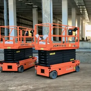 ​🏗️ سيزر لفت وفوركلفت للإيجار | الدمام، الأحساء، الهفوف | معدات ثقيلة ورافعات عمال