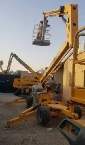 سبايدر لفت للإيجار في الدمام  | رافعة عنكبوتية Spider Lift | منصة زاحفة Crawler Spider Lift | 15م – 23م – 33م | تأجير معدات وصول للمباني والواجهات