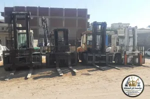 رافعات شوكية للايجار بالقطيف — 16طن 20طن 25طن ديزل موديل حديث - 0564548663