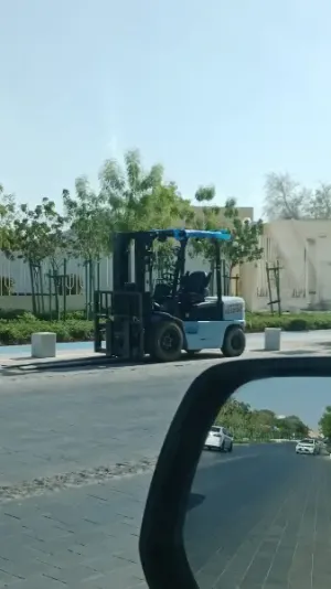 رافعه شوكية للايجار المدينة فوركلفت للايجار المدينة 0578601789
