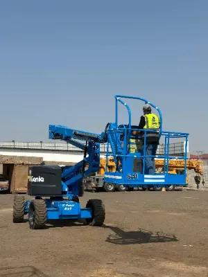 مان لفت للايجار المدينة  سيزر لفت للايجار المدينة سقالات كهرباء للايجار 0578601789