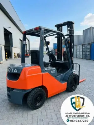 فوركلفت للإيجار اليومي والشهري لخدمة القطاع اللوجستي forklift