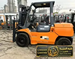 فوركلفت حديد بالايجار في جدة
