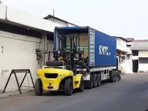 ايجار رافعه شوكيه فوركلفت للايجار تأجير رافعات شوكيه وسيزرلفت ومان لفت وكرينات وجي سي بي تلي هندر