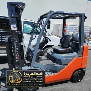 فوركلفت ديزل للايجار في الدمام | معدات ثقيلة لتحميل المواد البناء الثقيلة والخفيفة