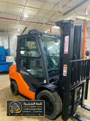 تاجير فوركلفت ديزل في جدة | معدات ثقيلة لتحميل المواد البناء الثقيلة والخفيفة