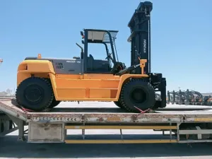 Forklift10ton rent dammam