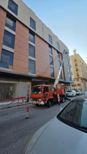 سيزرلفت رافعات شوكية فوركليفت مان لفت كرينات للإيجار الدمام المملكه العربيه السعوديه وارخص الاسعار