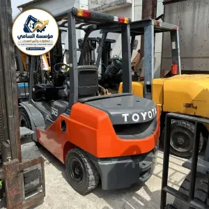 فوركلفت للإيجار في الدمام | سعات 2.5، 3، 3.5، 5، 7 طن – توصيل فوري | Forklifts for Rent