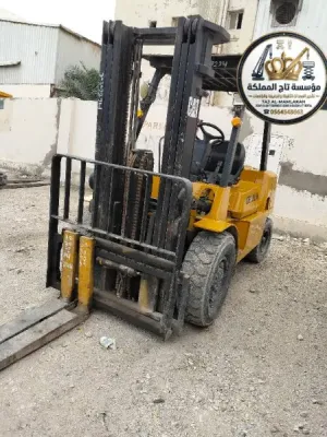 إيجار رافعة شوكية في القطيف | فوركلفت كهرباء وديزل | 1.5 طن إلى 30 طن | للمصانع والمستودعات | Forklift Qatif