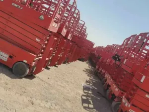 رافعات مقصية (سقالات كهربائية) للإيجار بالدمام، الاحساء والهفوف | electric Scissor lifts Rental Saudi Arabia | 2026-2027)