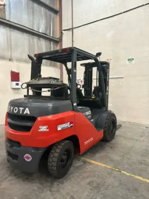 🚜 فوركلفت للإيجار في رأس الخير والدمام | Forklift Rental 🏗️ حمولات متعددة: 1 طن • 2 طن • 3 طن • 5 طن • 7 طن • 10 طن • 12 طن • 16 طن • 20 طن