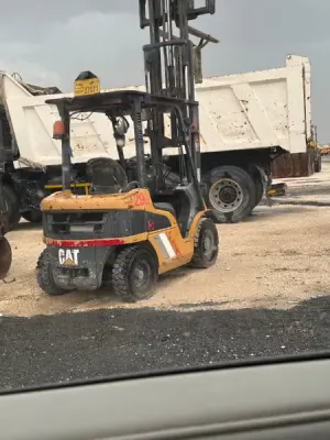 رافعة شوكية للإيجار القطيف - صفوى | 3 طن - 5 طن - 7 طن - 10 طن ║ أفضل شركة تأجير فوركلفت بالقطيف ⚙️