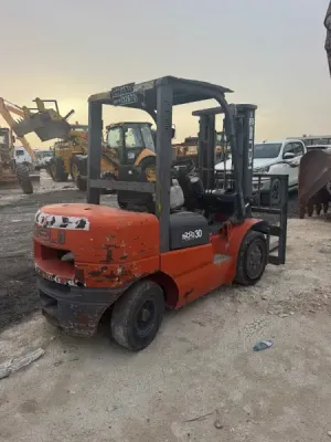 فوركلفت 16 طن - 20 طن - 25 طن - 30 طن للإيجار بالدمام | الجبيل الصناعية - الخبر ║ رافعة شوكية للمشاريع الثقيلة 🔧