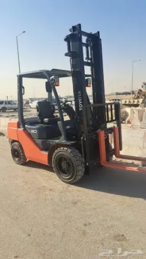 رافعة شوكية عشرة طن للايجار المدينة فوركلفت للايجار المدينة 0556259910