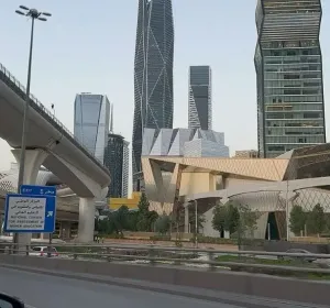 مطلوب سائق براتب 3000ريال و يصل إلى 5000ريال و أكثر للعمل في الرياض - السعودية