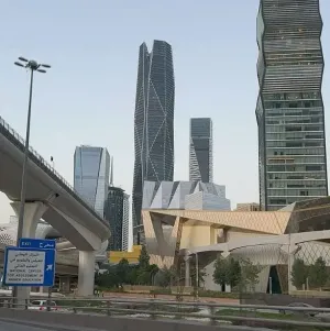 مطلوب سائقين توصيل للعمل براتب 2500 ريال و 10ريال عن كل طلب إضافي للعمل في شركة توصيل في الرياض في السعودية