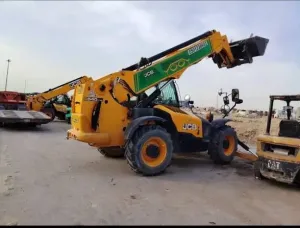 Telehandler17m for rent dammam spsp blue sticker