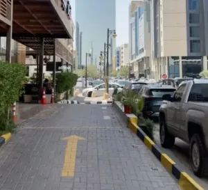 مطلوب موظف للعمل كموظف استقبال براتب جيد علمآ أن السكن متوفر مجانآ