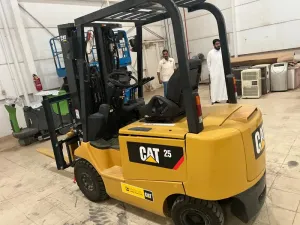 فوركلفت للإيجار الدمام ⚡ رافعة شوكية ديزل وكهرباء 🛠️ حمولات 1 إلى 30 طن ⇦ السامي للمعدات