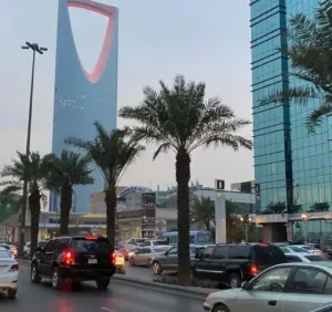 مطلوب سائق لتوصيل 20طلب يوميآ للعمل في الرياض براتب 2500ريال بالإضافة إلى 6 ريال لكل طلب إضافي الإثنين_2026/9/7