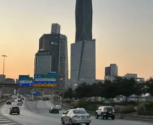 براتب 2100ريال عمولة 6ريال لكل طلب إضافي مطلوب سائق للعمل في الرياض