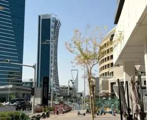 مطلوب موظفة للعمل في صالون سيدات في الرياض ضمن طاقم خدمات التجميل المنزلية - القص، والتجفيف، والتصفيف، والصبغ . براتب ممتاز