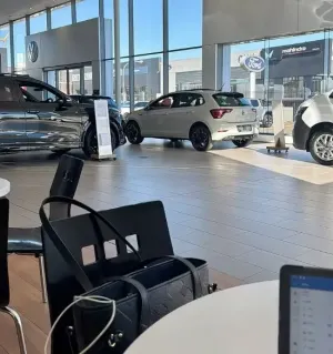 مطلوب موظف للعمل بوظيفة بائع سيارات كموظف مبيعات داخل المعرض في شركة سيارات كبرى في السعودية براتب ممتاز الخميس_2029/9/10