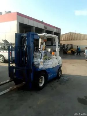 فوركلفت 2.5 طن 10 طن 16 طن 20 طن للايجار في الرياض | TUV Forklift