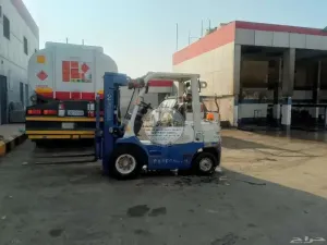 فوركلفت 2.5 طن 10 طن 16 طن 20 طن للايجار في الرياض | TUV Forklift