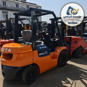 فوركلفت للإيجار في راس تنوره بقدرات 1–10 طن وأكثر حسب الطلب، وارتفاعات رفع متعددة تناسب المستودعات والمصانع والمشاريع ومواقع الإنشاء.