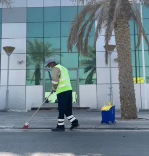 مطلوب عمال نظافة للعمل في الرياض . في شركة نظافة مشهورة في السعودية براتب جيد
