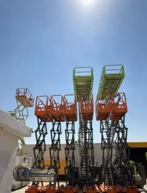 🏭 تأجير سيزر لفت بالجبيل | رافعات مقصية للمصانع والمشاريع 10م–18م | Aerial Lift Rental