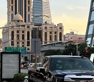 مطلوب بائعة للعمل في محل ألعاب و مستلزمات أطفال في حي السلي في الرياض . براتب 2500 ريال . دوام من 3عصرآ حتى 11ليلآ