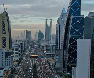 مطلوب عمال تنظيف غرف للعمل في فندق فاخر 5نجوم في الرياض . التوظيف فوري والسكن متوفر مجانآ