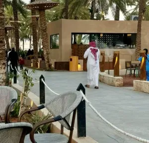 مطلوب 4 عمال للعمل في مطعم فاخر في الرياض . التوظيف فوري . التقديم متاح لجميع الجنسيات
