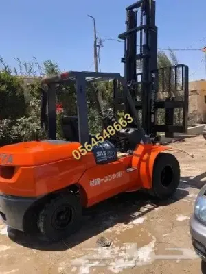 فوركلفت للإيجار بأبها وخميس مشيط | رافعات شوكية كهرباء وديزل | تاج المملكة