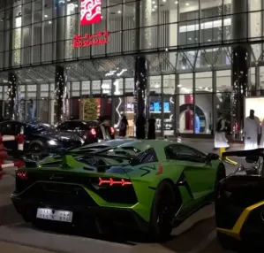 مطلوب شخص نشيط يجيد التعامل مع العمال للعمل بوظيفة مدير مركز سيارات في الرياض وبراتب ممتاز التقديم متاح لجميع الجنسيات