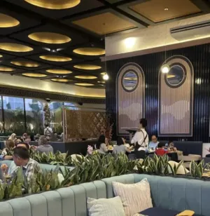 مطلوب موظف أمين ونشيط للعمل كمدير مطعم في حي الخليج في الرياض براتب ممتاز التقديم متاح لجميع الجنسيات